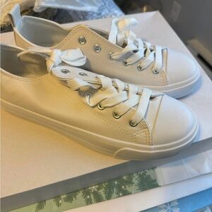 Women's Cream Sneakers